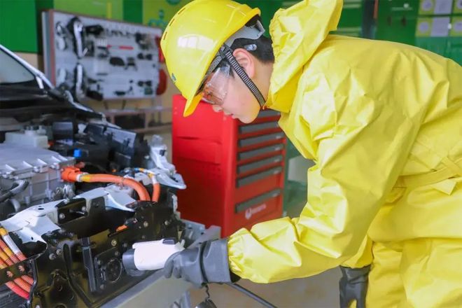 新能源電動(dòng)車(chē)結(jié)構(gòu)工程師,新能源電動(dòng)汽車(chē)結(jié)構(gòu)與維修試題庫(kù)答案  第2張